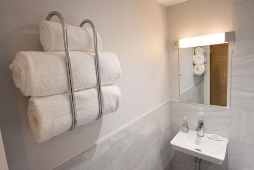 Beautiful, Spacious 1 Bed Flat Brentwood Kültér fotó