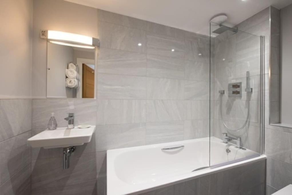 Beautiful, Spacious 1 Bed Flat Brentwood Kültér fotó