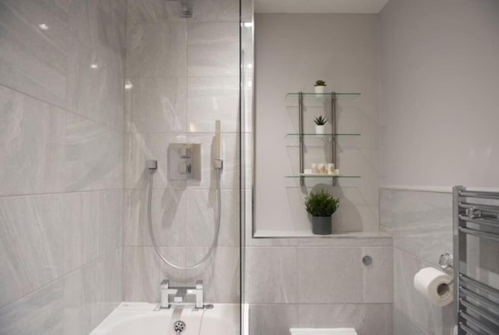Beautiful, Spacious 1 Bed Flat Brentwood Kültér fotó