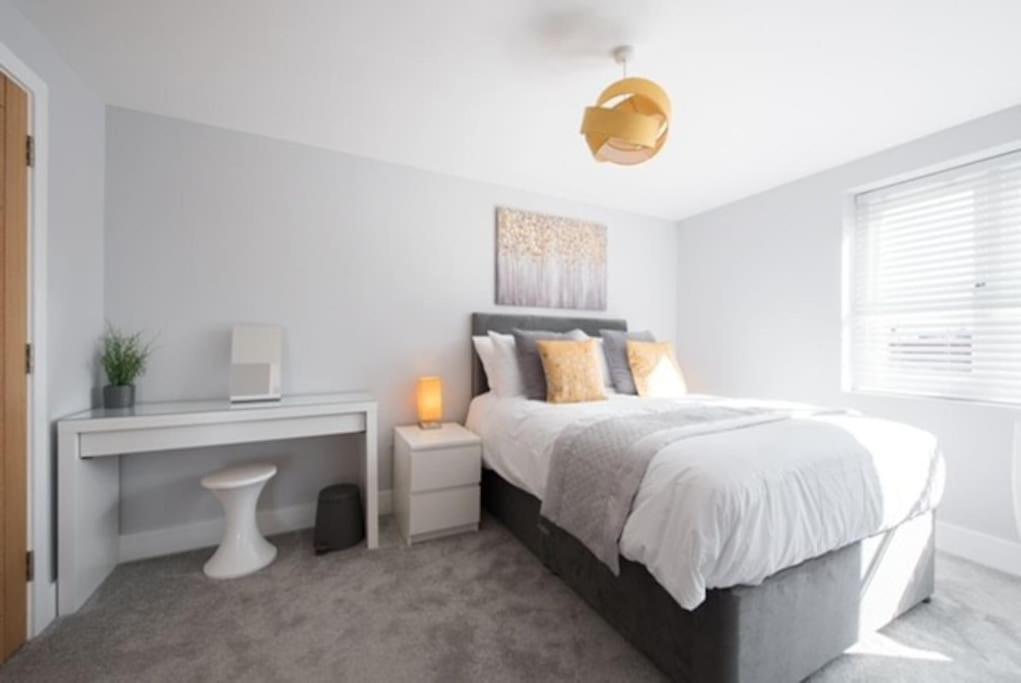 Beautiful, Spacious 1 Bed Flat Brentwood Kültér fotó