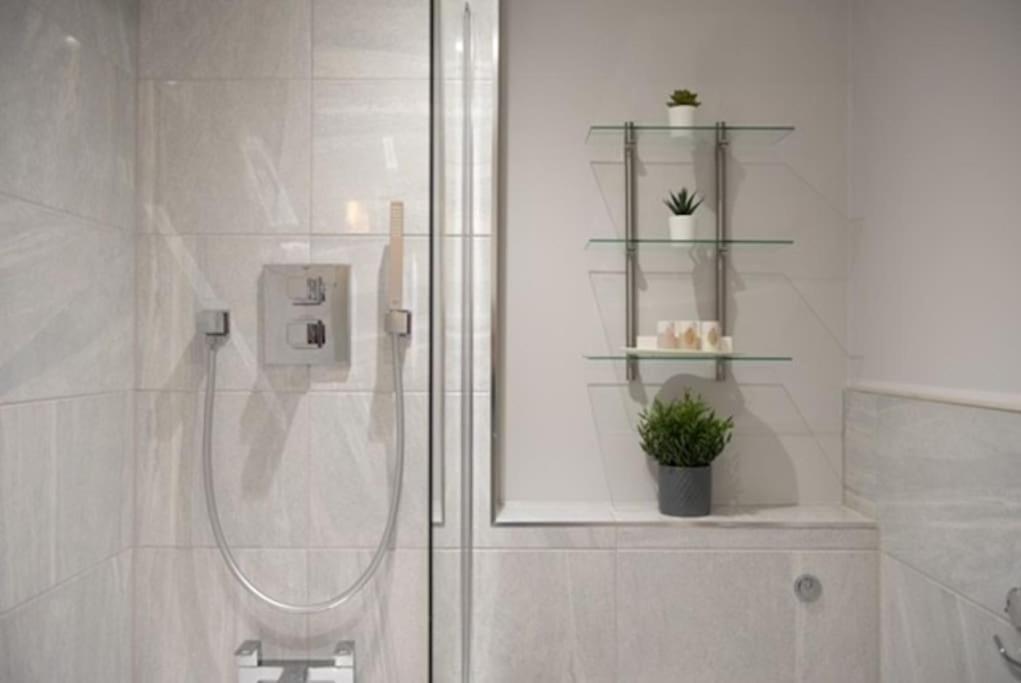 Beautiful, Spacious 1 Bed Flat Brentwood Kültér fotó